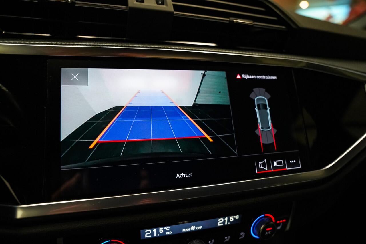 Audi Q3 45 TFSI e S-Line Black ed|20 inch|Camera|Acc|Apple