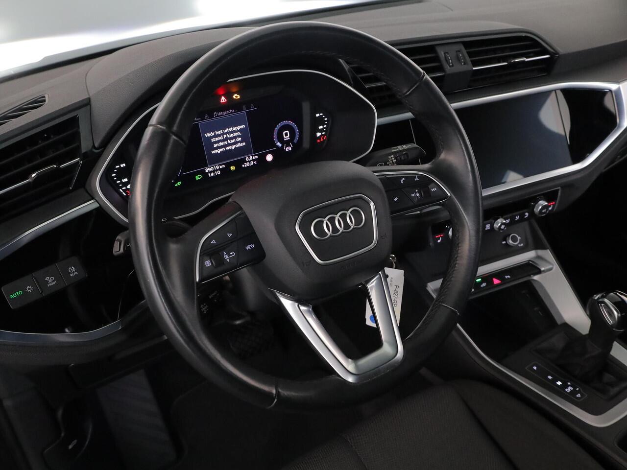 Audi Q3 45 TFSI e Business Edition 245 pk S-tronic | Navigatie | Parkeersensoren | Adaptieve cruise control | Stoelverwarming |