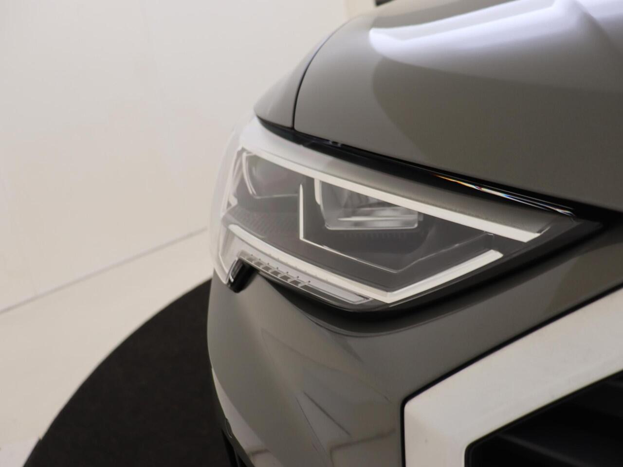 Audi Q3 45 TFSI e Advanced edition | SoH 100% | Keyless | Adaptieve cruise control | Stoelverwarming | Full LED verlichting | Dodehoek detectie | CarPlay | Parkeersensoren |