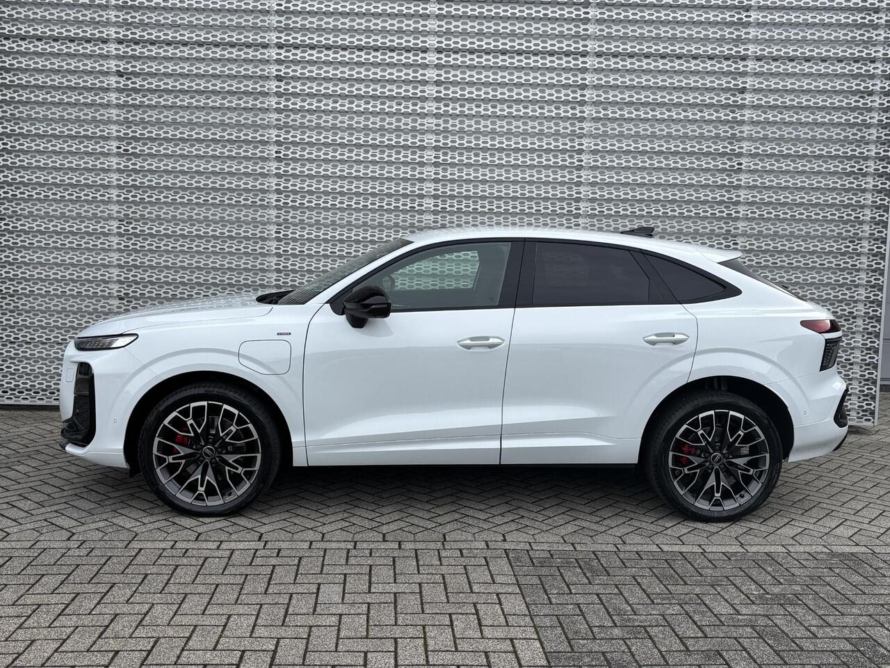 Audi Q3 Sportback S edition e-hybrid 272 PK Sportback | Audi Sport velgen 20" | Sonos Premium Sound System | Head-up display | Stoelverwarming
