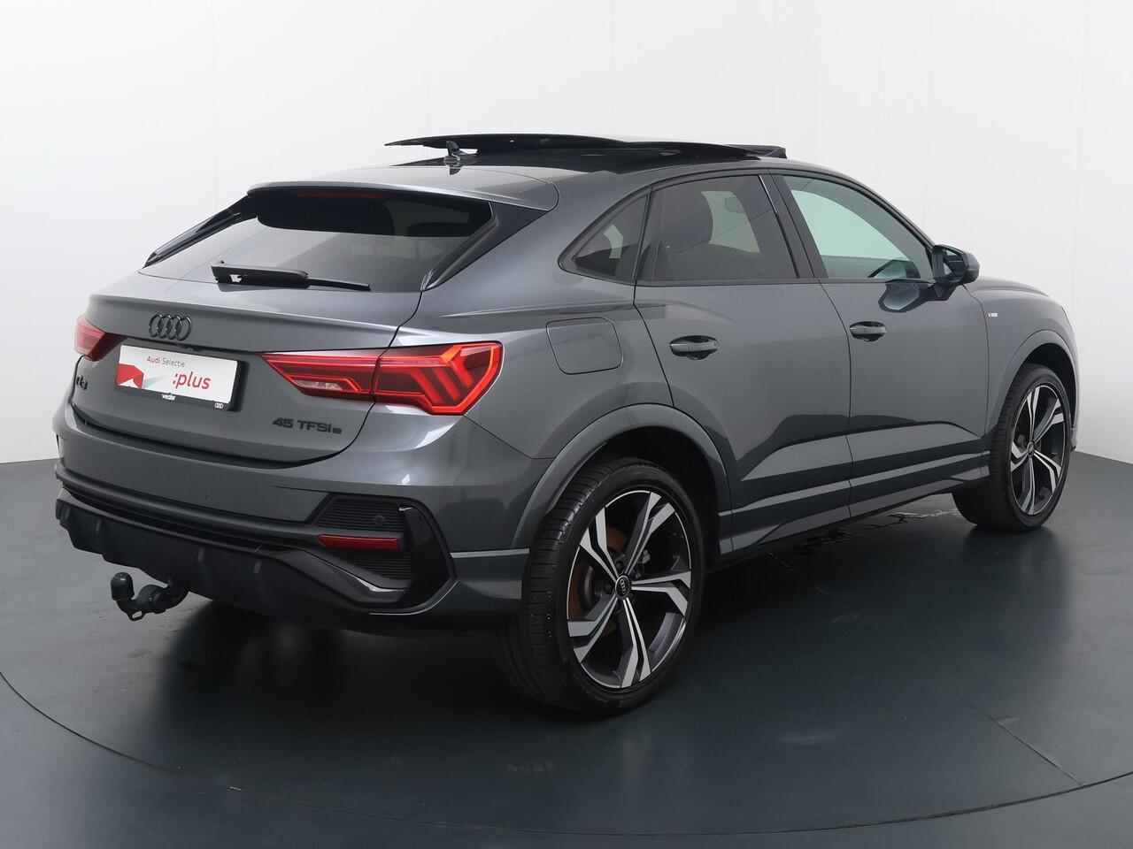 Audi Q3 Sportback 45 TFSI e S Edition | 245 PK | SoH 89% | Trekhaak | Panoramadak | 360 graden camera's | LM 20" velgen | Sportstoelen |