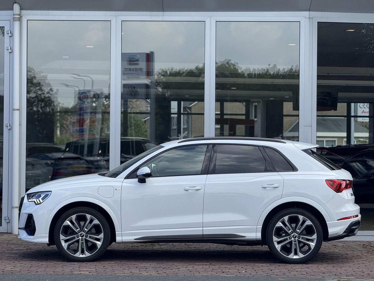 Audi Q3 45 TFSI e S edition | Trekhaak | Keyless