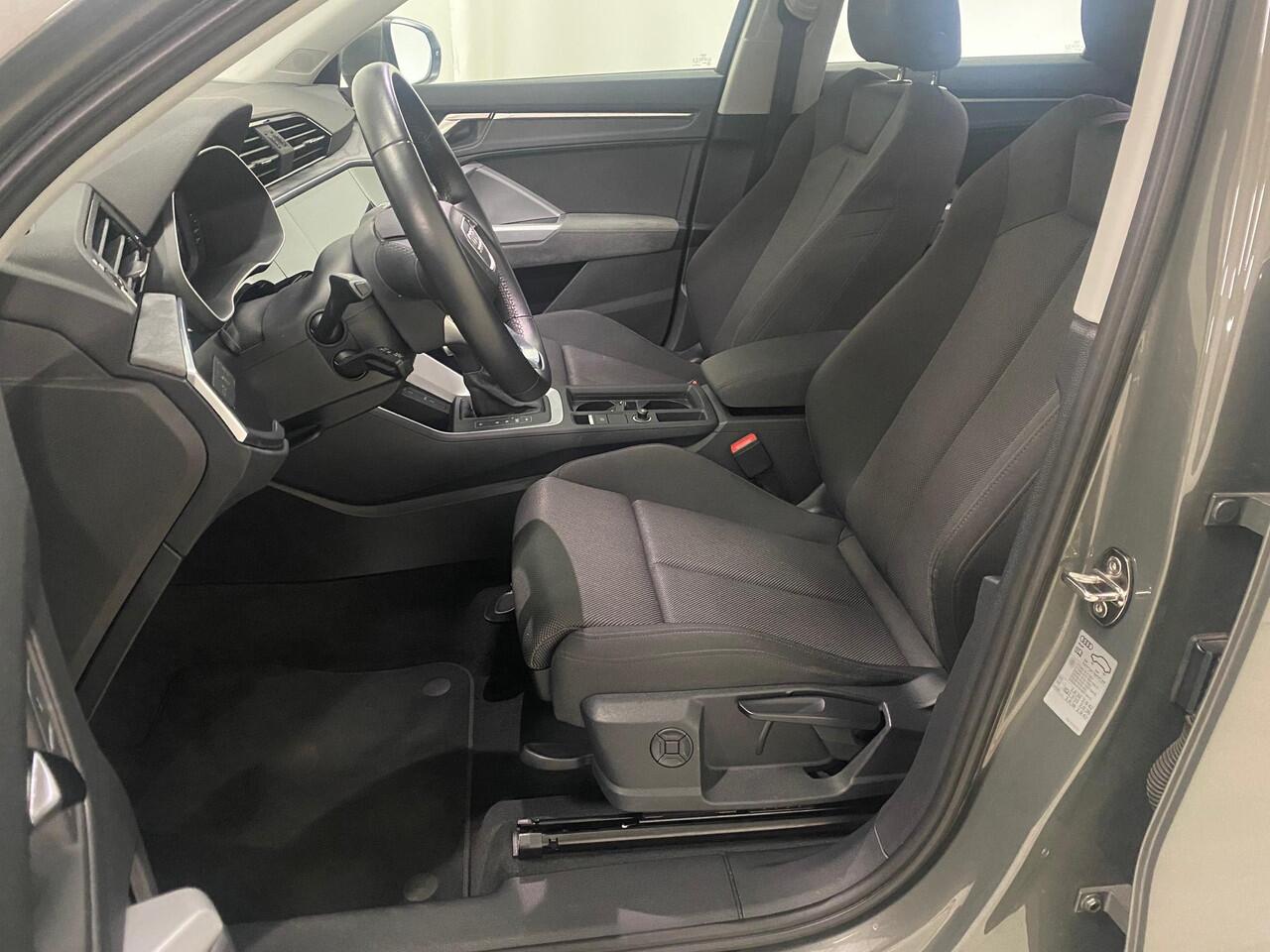 Audi Q3 45 TFSI e Advanced edition Led Koplampen 18 Inch Virtual Cockpit Apple Carplay Navi ACC Trekhaak Doehoek Elektrische Achterklep