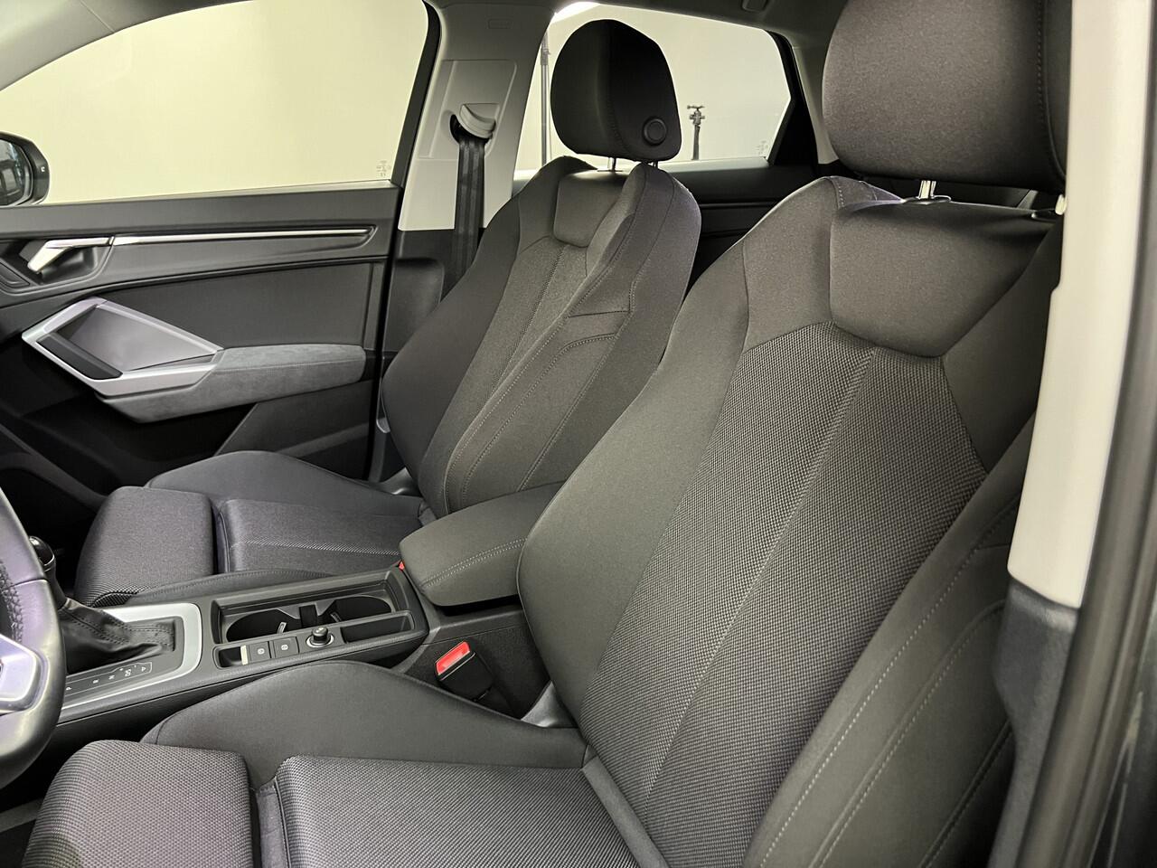 Audi Q3 Sportback 45 TFSI e S Edition S-Line 245 PK November '23 - Model 2024 Stoelverw. / Apple Car Play / Keyless