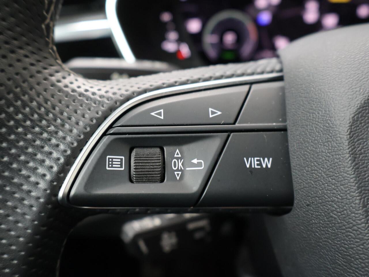 Audi Q3 45 TFSI e S edition | 245 PK | Soh 97% | Stoelverwarming | Trekhaak | Achteruitrij camera |