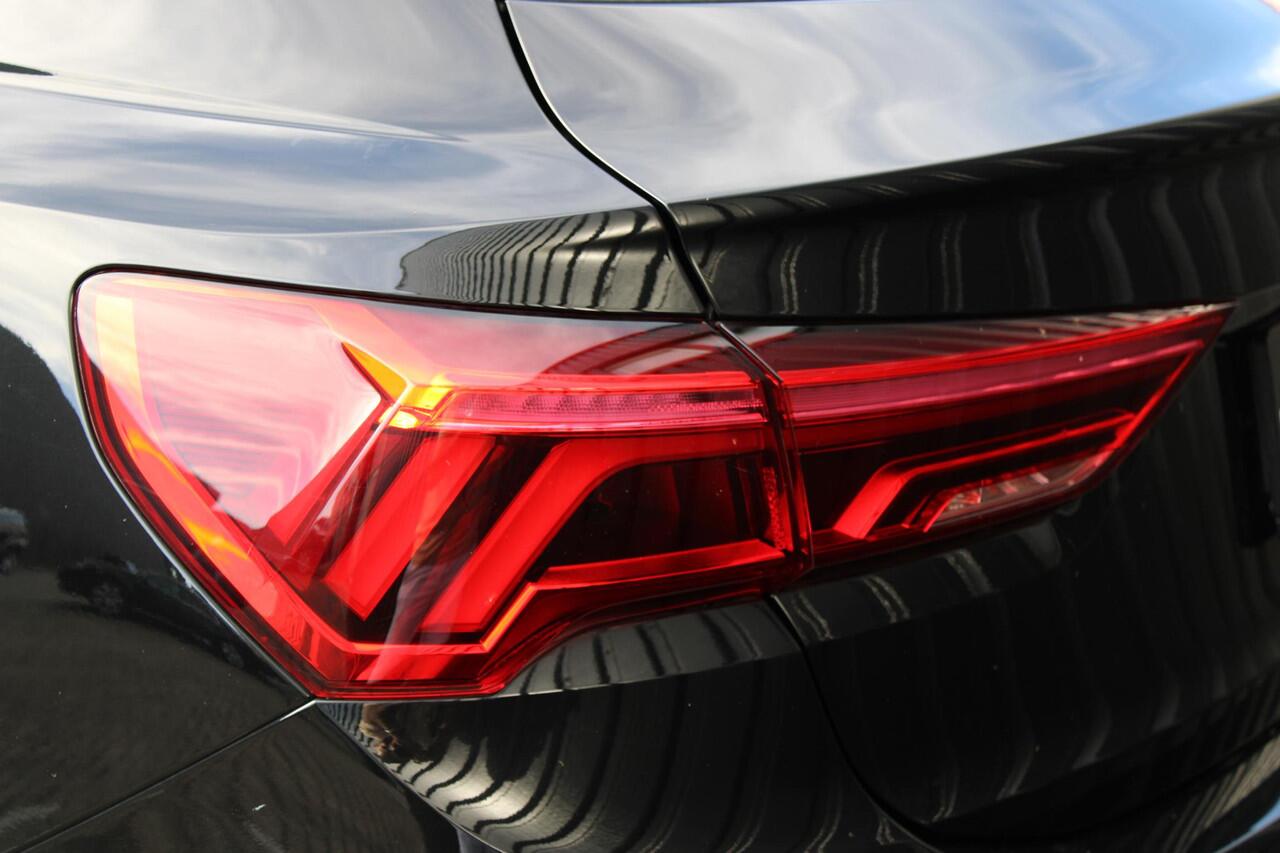Audi Q3 Sportback 35 TFSI 3x S-LINE PANO SONOS 360 CAM SFEER