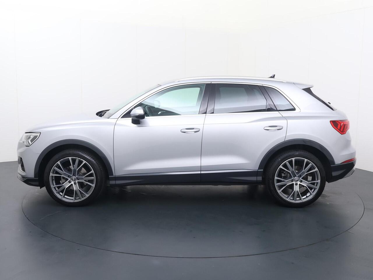 Audi Q3 35 TFSI Advanced | 150 PK | Automaat | Elektrische achterklep | Navi | 20 "Alu | PDC achter |