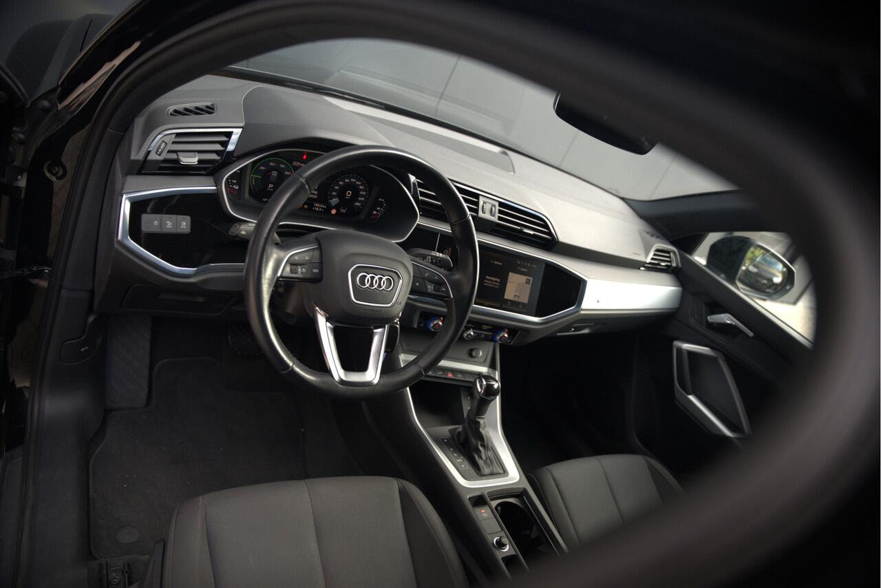 Audi Q3 45 TFSI e Advanced edition | Navigatie | Stoelverwarming | Parkeersensoren | Black Edition | Adaptive Cruise Control | DAB | Apple Carplay | Automaat | Digital Dash | LED | Dodehoekdetectie