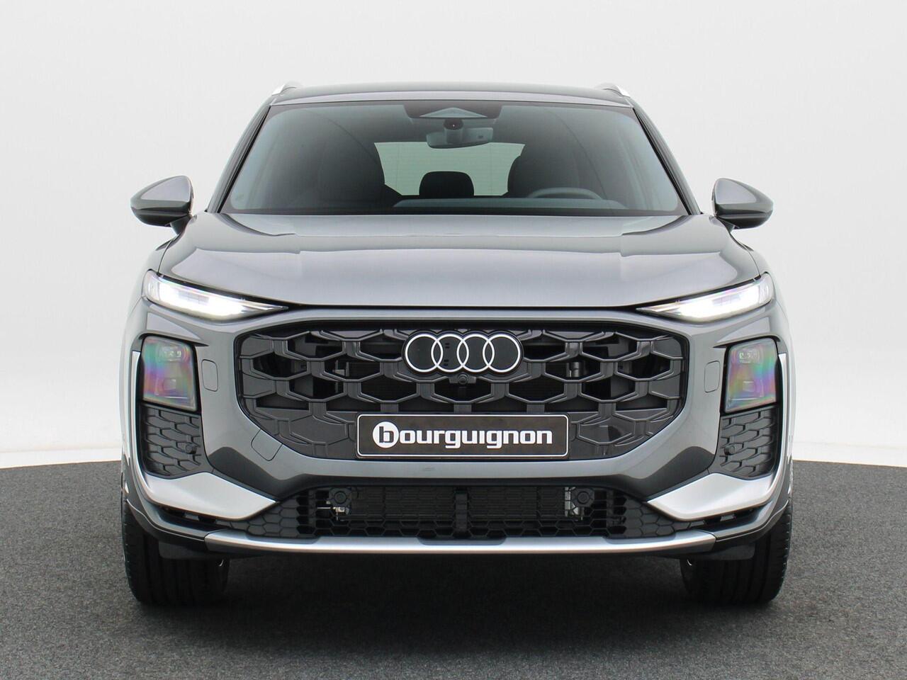 Audi Q3 e-hybrid | S edition | 272 PK | Privacyglas | 19 inch | Alcantara int. delen | Ledkoplampen Plus | Comfortsleutel |