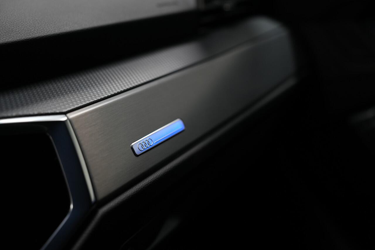 Audi Q3 Sportback 35 TFSI S Edition * Sfeer - 20" - Alcantara - Camera - Blind Spot - App - Tau Silver *