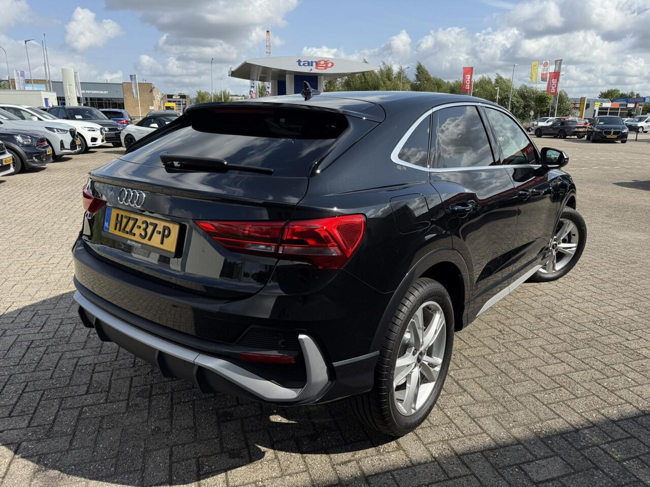 Audi Q3 Sportback 45 TFSI e Edition S-Line LED Keyless Entry Achteruitrijcamera 19 Inch