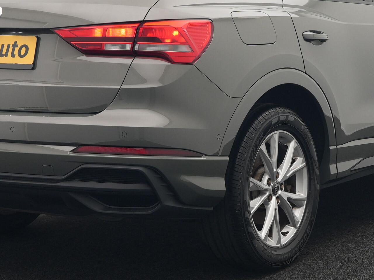 Audi Q3 45 TFSI e S Line Plug In Hybrid 245pk Dealer O.H PHEV | Trekhaak Af Fabriek | Panodak | Adaptive Cruise | Sportstoelen Verwarmd | Apple Carplay | Keyless | Navigatie | Virtual | DAB |