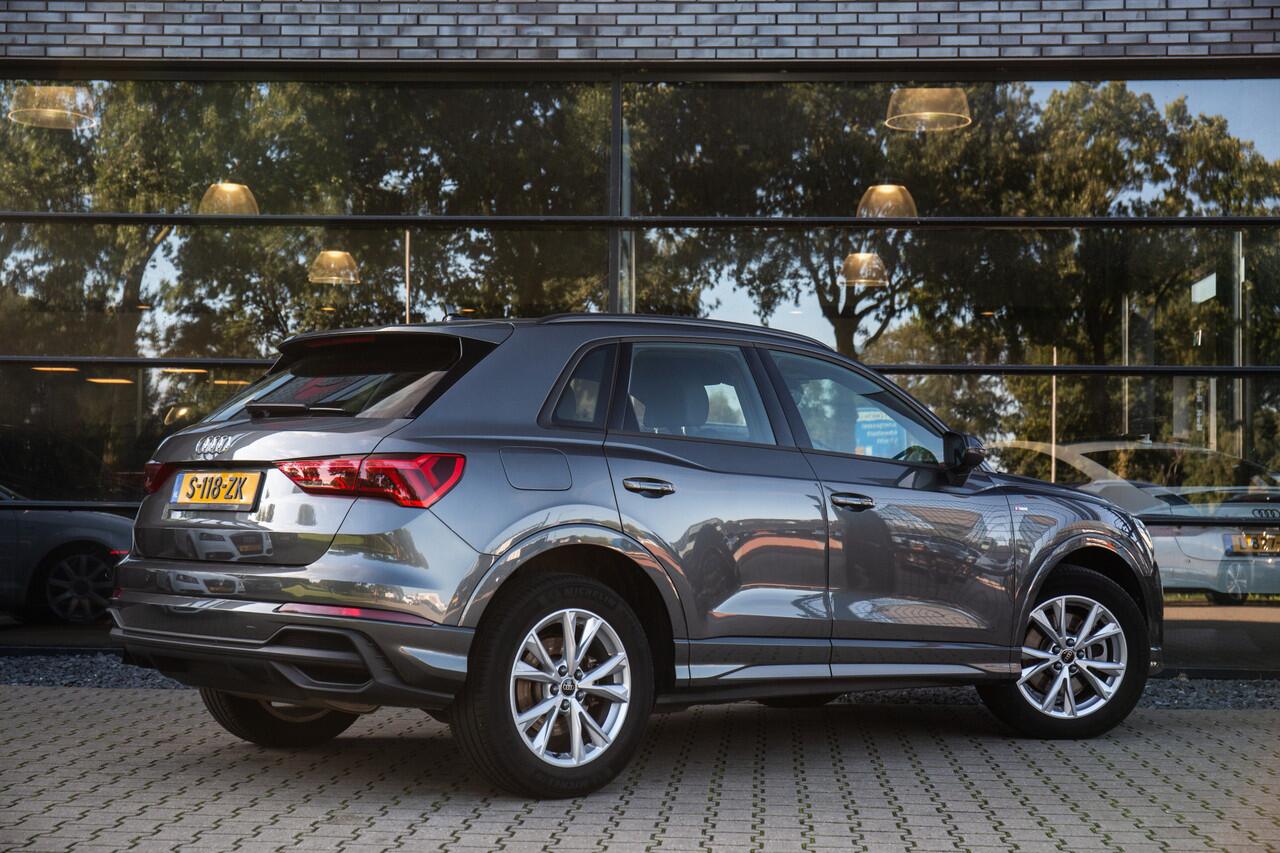 Audi Q3 45 TFSI e S edition , Trekhaak, S-Line, Achteruitrijcamera, Leder, Stoelverwarming,