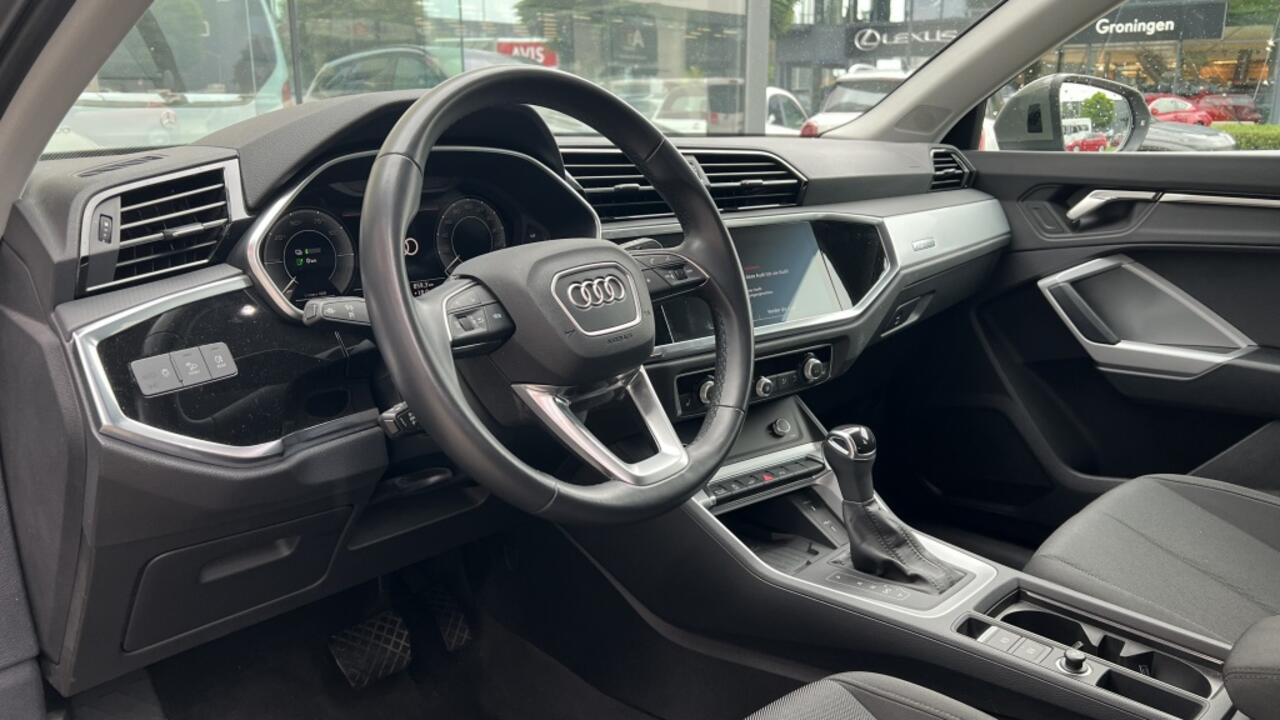 Audi Q3 45 TFSI e | Navigatie | Stoelverwarming