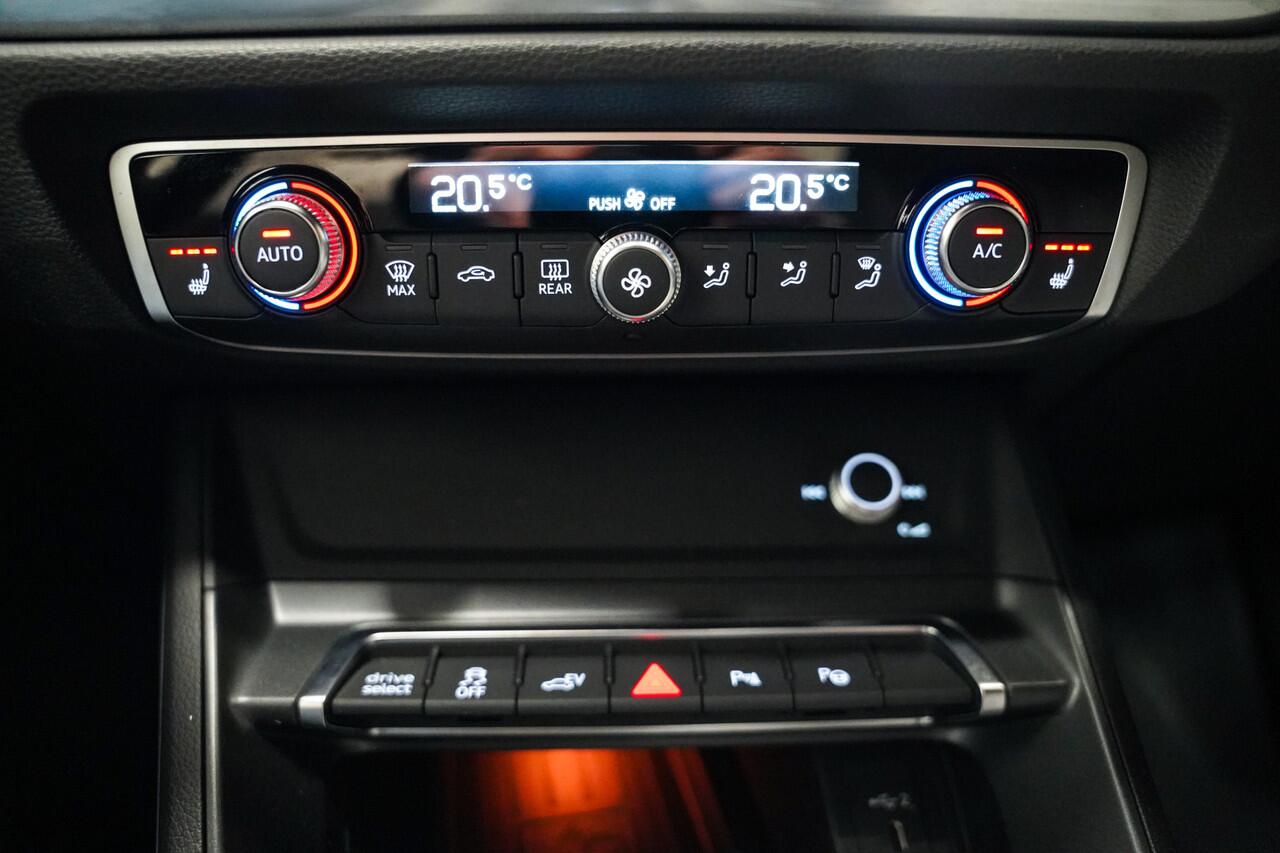 Audi Q3 45 TFSI e S-Line|Chronos grey|20 inch|Leder|Camera|Trekhaak