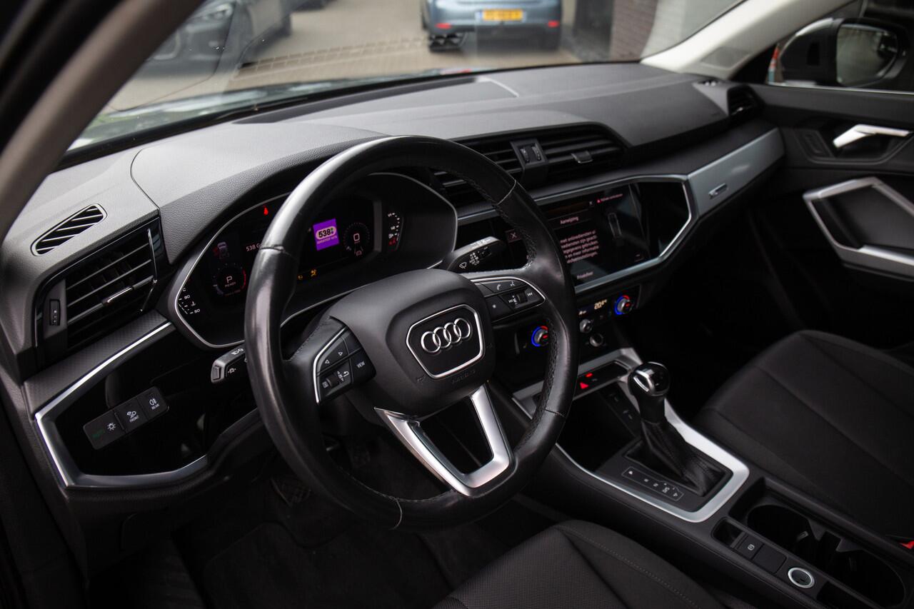 Audi Q3 35 TFSI Business Edition ,Stoelverwarming, Virtual Cockpit, Adaptive cruise, Regensensor