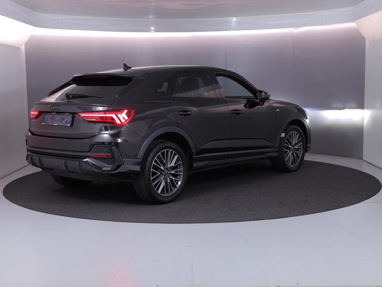 Audi Q3 Sportback 45 TFSI e S Edition 245 pk S-tronic | Navigatie | Parkeersensoren | Autom. airco | Cruise control | LED koplampen | S-Line |