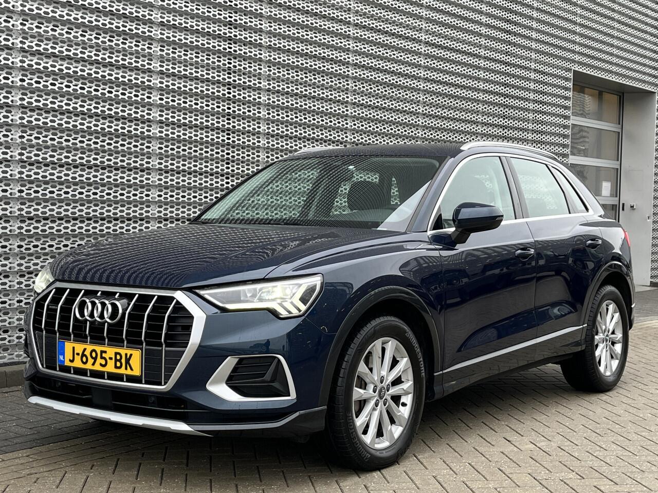 Audi Q3 40 TFSI 190PK quattro Business Edition / Navigatie / App connect / 360 Camera / Digitaal dashboard / Zwenkbare trekhaak /