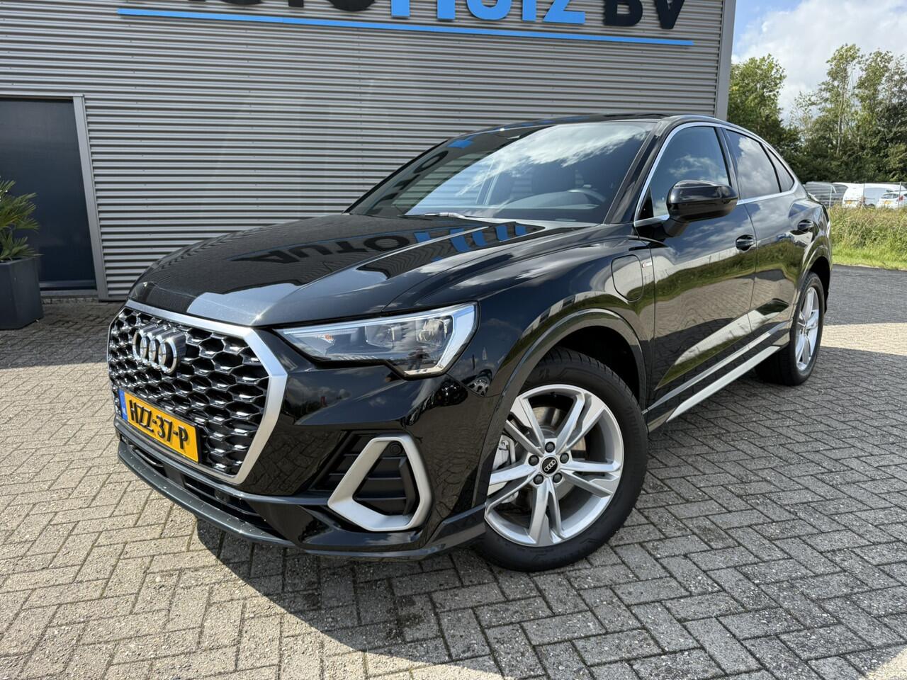 Audi Q3 Sportback 45 TFSI e Edition S-Line LED Keyless Entry Achteruitrijcamera 19 Inch