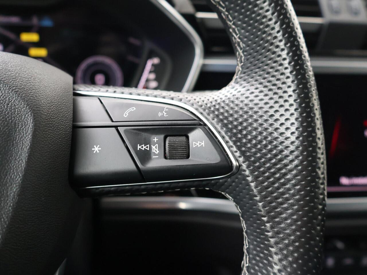 Audi Q3 Sportback 45 TFSI e S Edition | 245 PK | SoH 92% | Adaptive cruise control | Audi drive select | 20" LM velgen | S line |