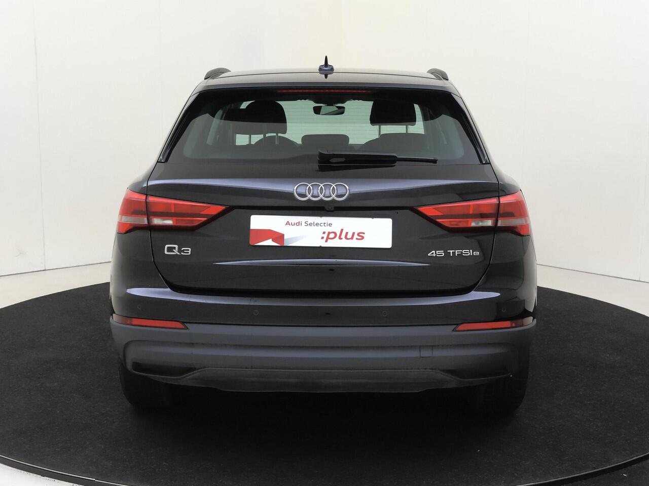 Audi Q3 45 TFSI e Advanced edition | Trekhaak | Lederen bekleding | Dodehoek detectie | Navigatie Plus | Stoelverwarming | Achteruitrijcamera | Cruise control |
