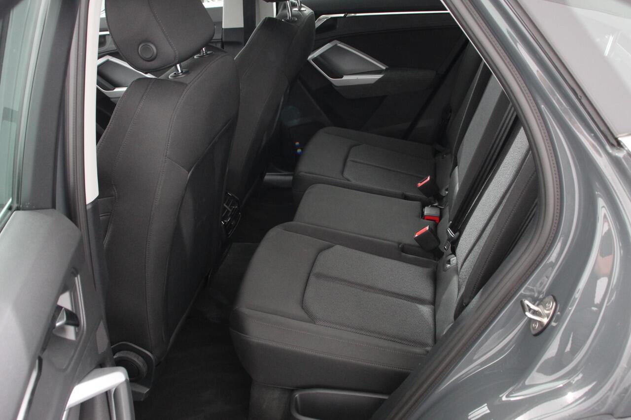 Audi Q3 Sportback 45 TFSI Attitude Plus PHEV 245 PK DEMO! climacontrol | Adaptive Cruise control | PDC V + A | Navigatie | Elektrische Kofferbak | LMV Velgen