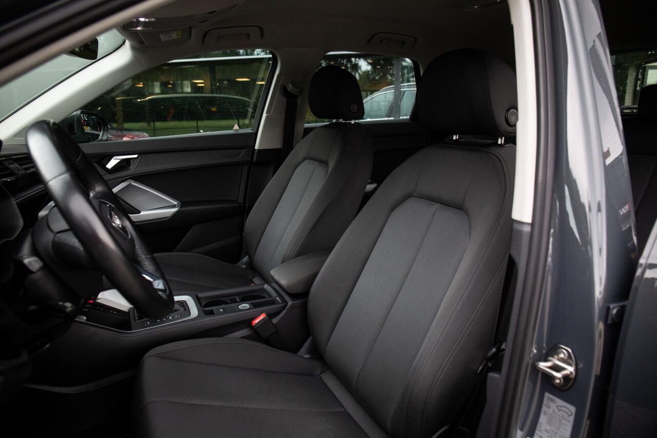 Audi Q3 35 TFSI Business Edition ,Stoelverwarming, Virtual Cockpit, Adaptive cruise, Regensensor
