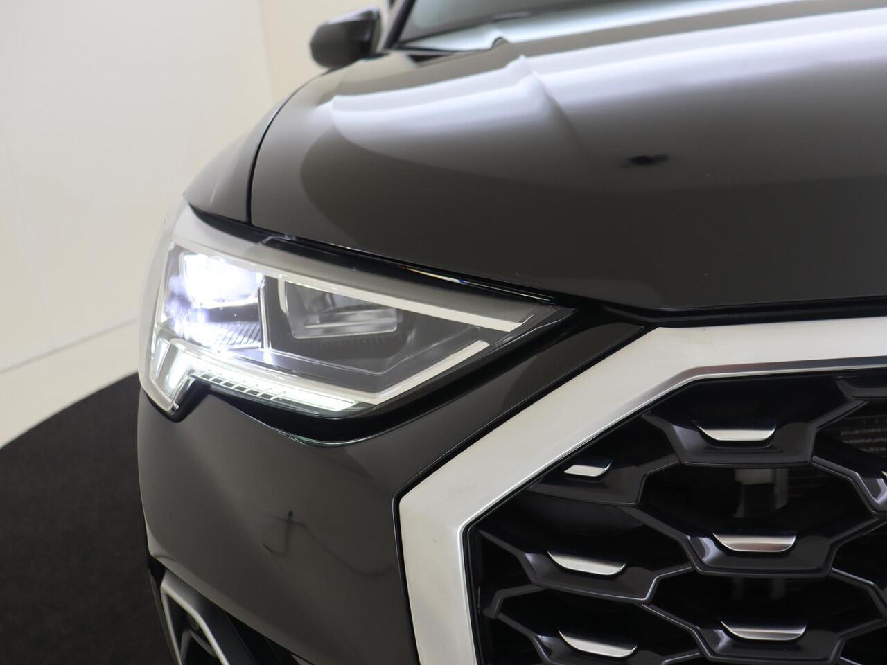 Audi Q3 Sportback 45 TFSI e S Edition | Dodehoek detectie | Sfeerverlichting | Navigatie Plus | Keyless | Adaptieve cruise control | CarPlay | Full LED verlichting |