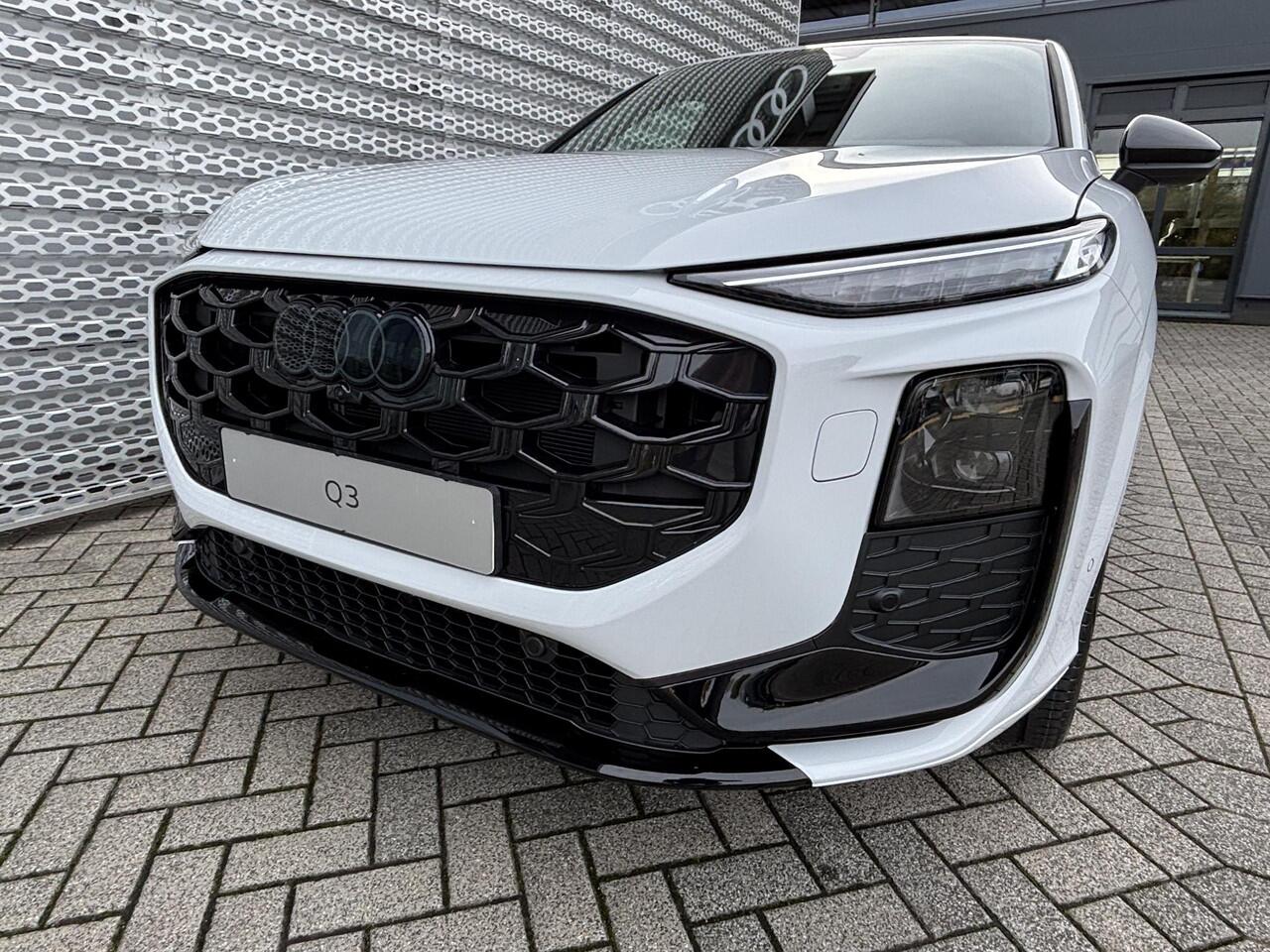 Audi Q3 Sportback S edition e-hybrid 272 PK Sportback | Audi Sport velgen 20" | Sonos Premium Sound System | Head-up display | Stoelverwarming