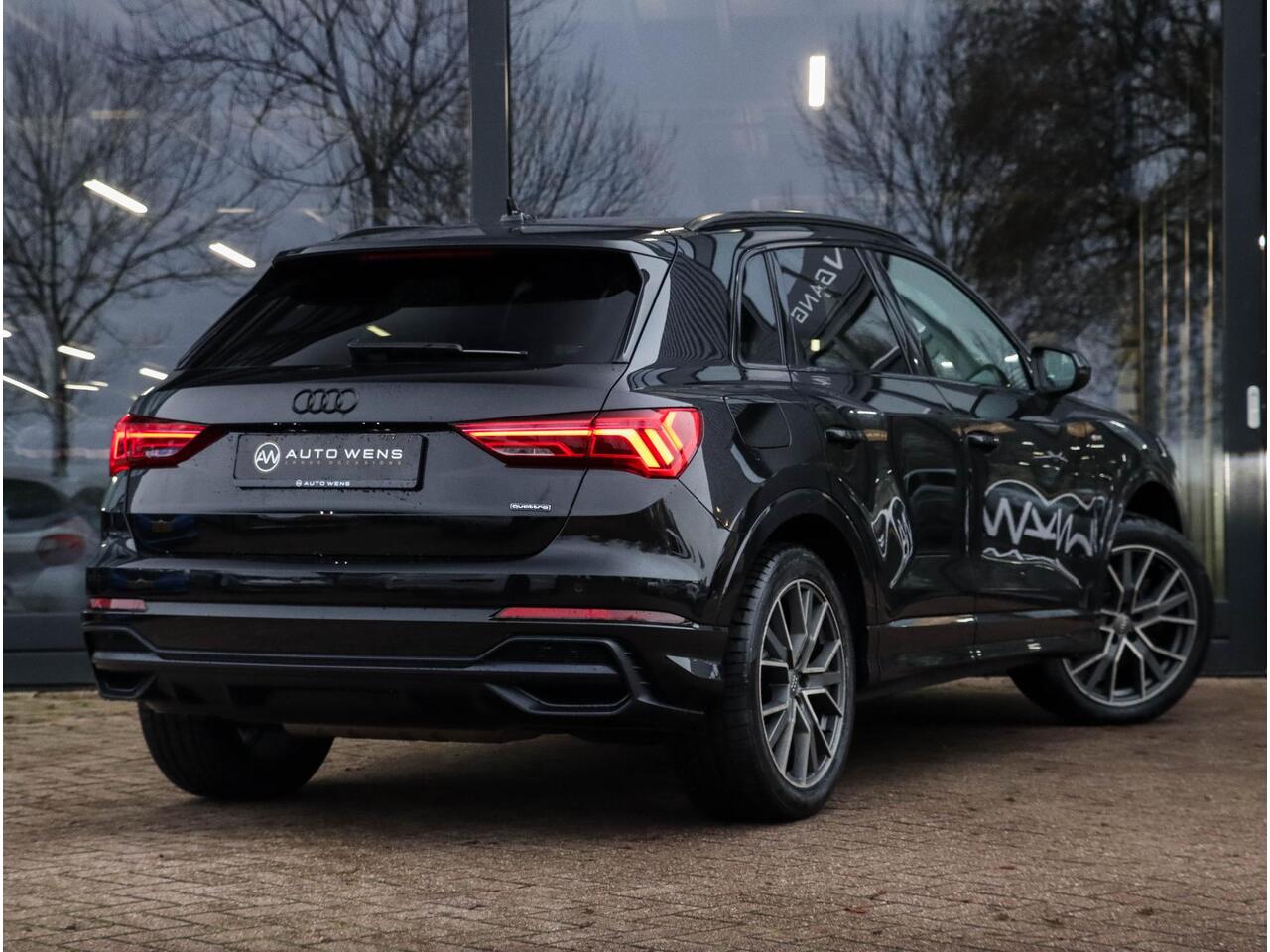 Audi Q3 40 TFSI 190pk Quattro Aut. S line Trekhaak wegkl. Sfeerverl. Virtual Cockpit
