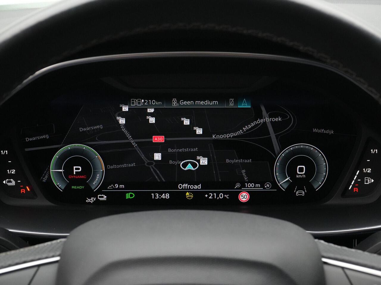 Audi Q3 Sportback 45 TFSI e 245 pk S-tronic S Edition | Sportstoelen | Stoelverwarming | Trekhaak | LED | Achteruitrijcamera | Adaptive Cruise | 19 inch