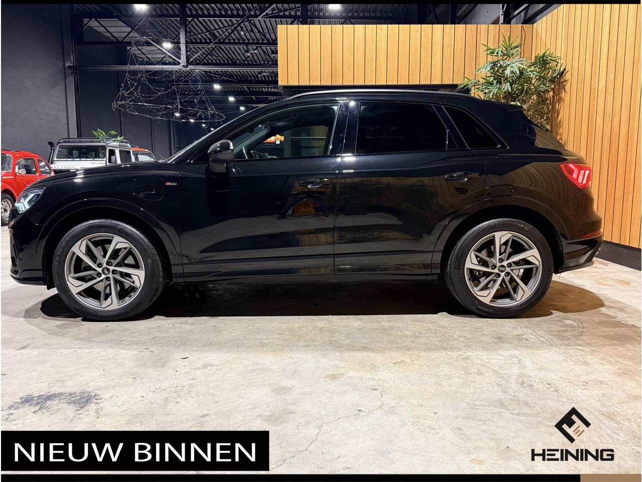 Audi Q3 45 TFSI e S edition Black edition. Trekhaak. Navi. 19 inch. Camera.