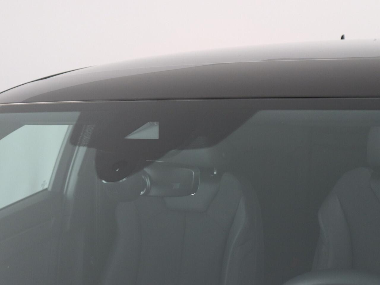 Audi Q3 Sportback 35 TFSI S Edition Competition S-Line (Elek. Trekhaak / Pano / ACC / Navi / Carplay)