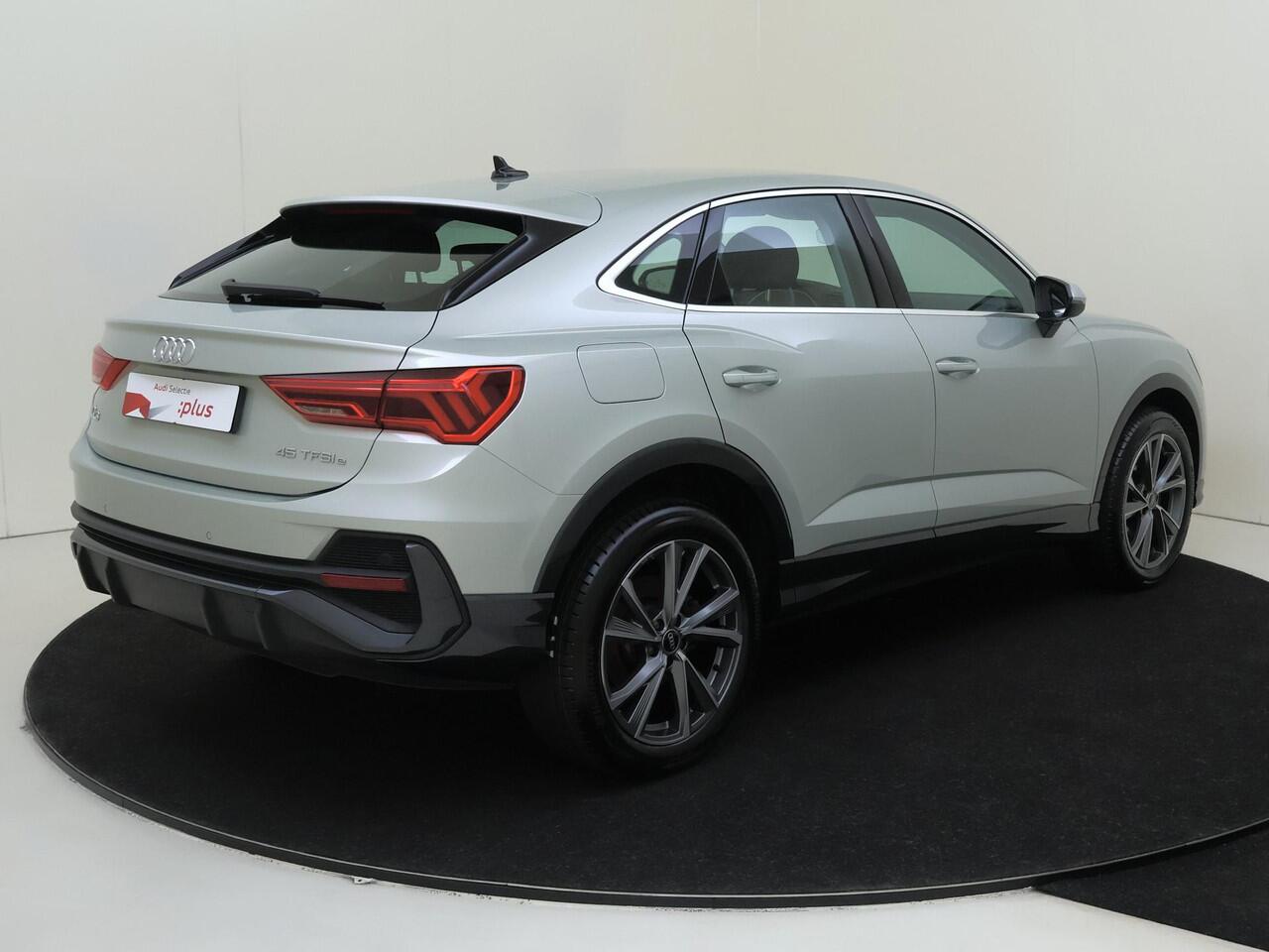 Audi Q3 Sportback 45 TFSI e edition | SOH 92% | Adaptieve cruise control | Full LED verlichting | CarPlay | Stoelverwarming | Elektrische achterklep | Bluetooth |