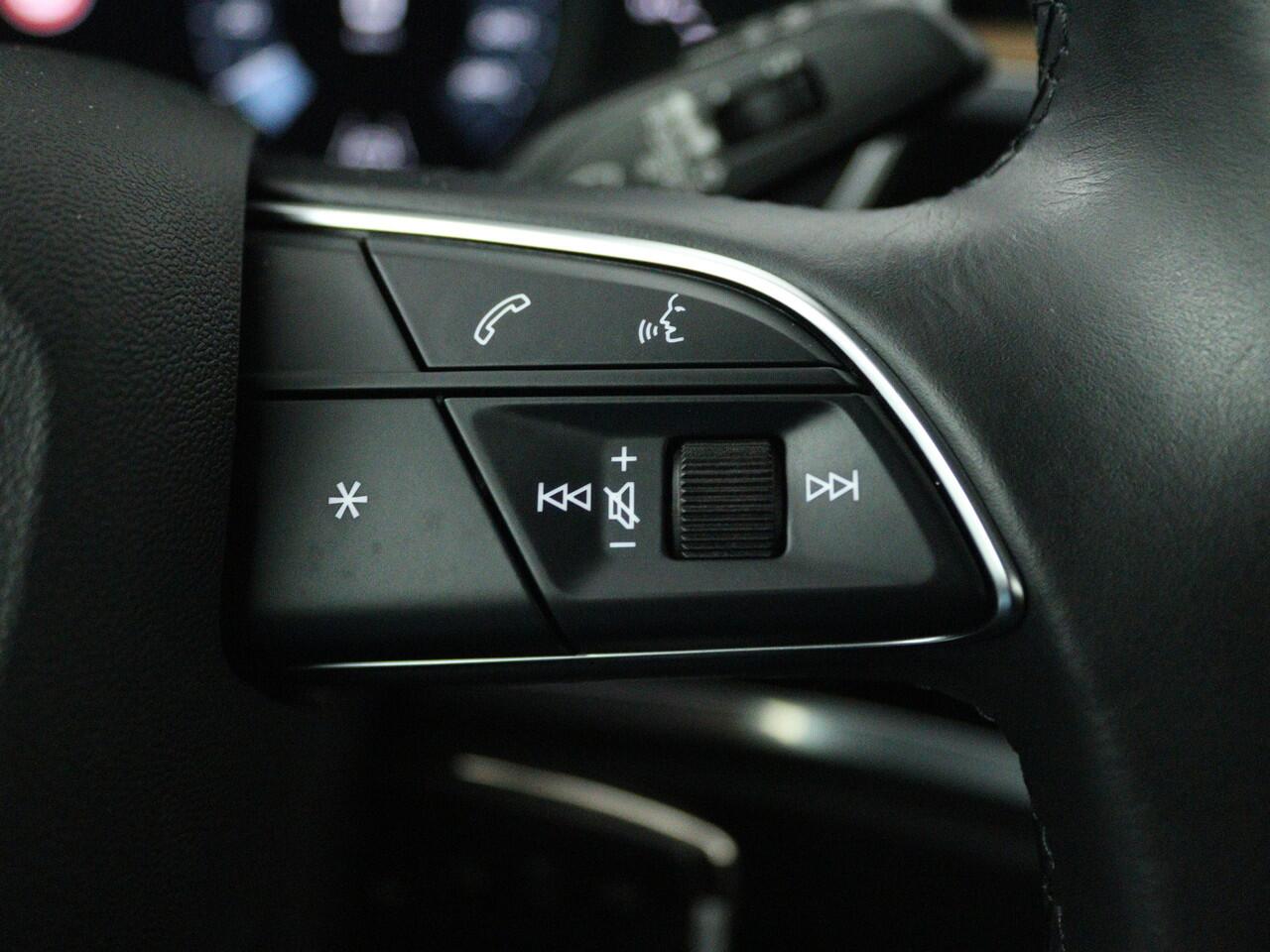 Audi Q3 45 TFSI e Advanced Edition | Virtual Cockpit | Navigatie Plus | LED | Stoelverwarming | Parkeerhulp voor en achter | Plug In Hybride |