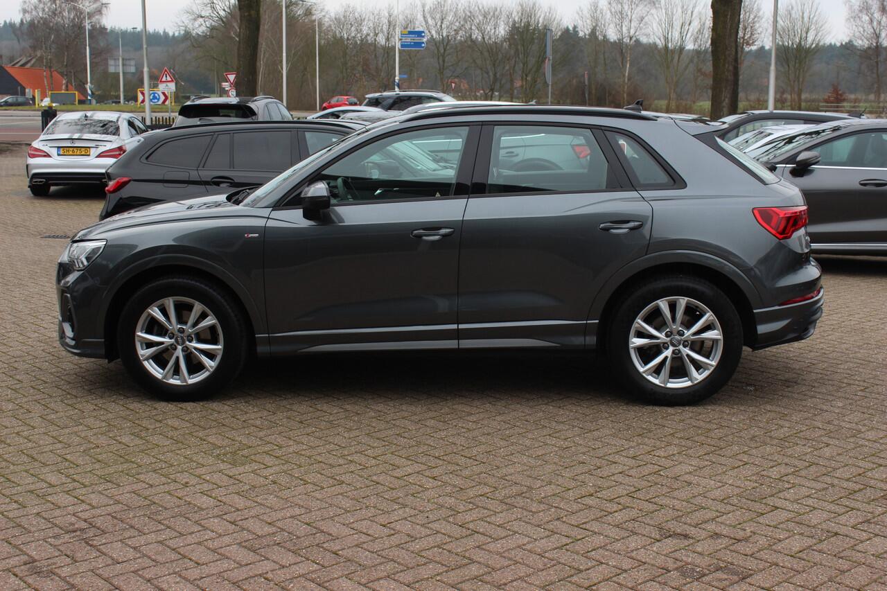 Audi Q3 35 TFSI Pro Line 3x S-Line / Navigatie / Half leder / 18'' / LED Koplampen / Parkeerhulp achter / Stoelverwarming / Cruise Control