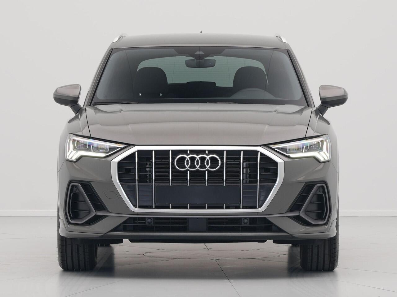 Audi Q3 35 TFSI 150 pk S-Tronic S line edition Trekhaak, Navi, Led, Pdc, Car play 28