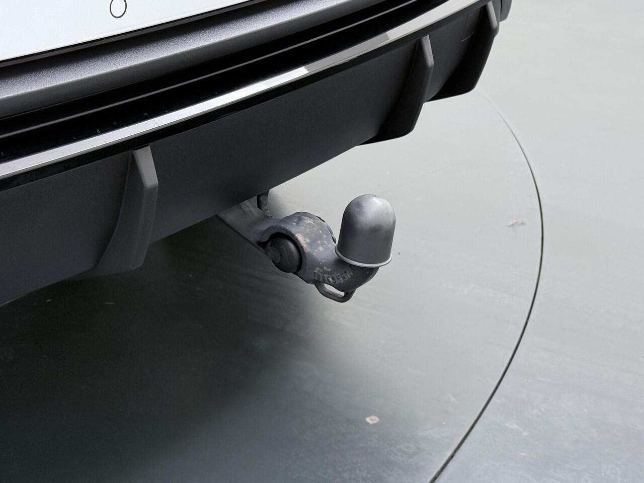 Audi Q3 Sportback 45 TFSI e S Edition VAN: ¤36.900,- VOOR: ¤31.877,- UW EINDEJAARSVOORDEEL: ¤5.023,- | PLUG IN HYBRIDE||2x S-LINE BINNEN + BUITEN| ADAPTIVE CRUISE| DODE HOEK | ELEK. TREKHAAK| DIG. DASH|