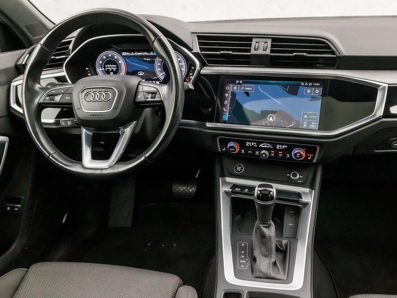Audi Q3 Sportback 45 TFSI S-Line Sport 245Pk Automaat (SCHUIFDAK, APPLE CARPLAY, BANG&OLUFSEN, 360 CAMERA, ZWART HEMEL, ADAPTIVE CRUISE, STOELVERWARMING, KEYLESS, ELEK ACHTERKLEP, NIEUWSTAAT)
