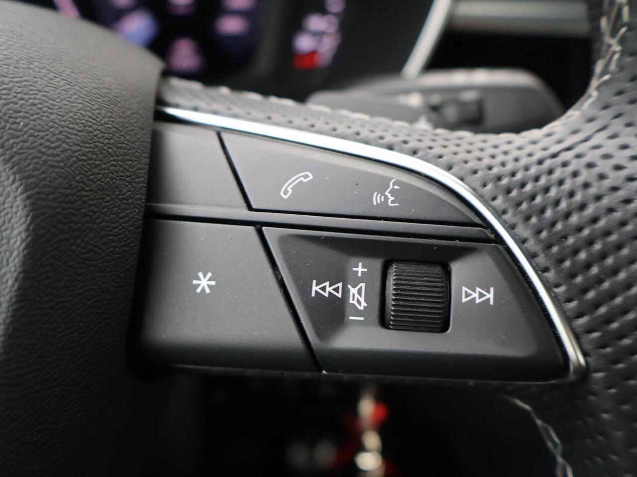 Audi Q3 Sportback 45 TFSI e S Edition | 245 PK | SoH 91% | Panoramadak | Lederen bekleding | 20" LM velgen | S line |