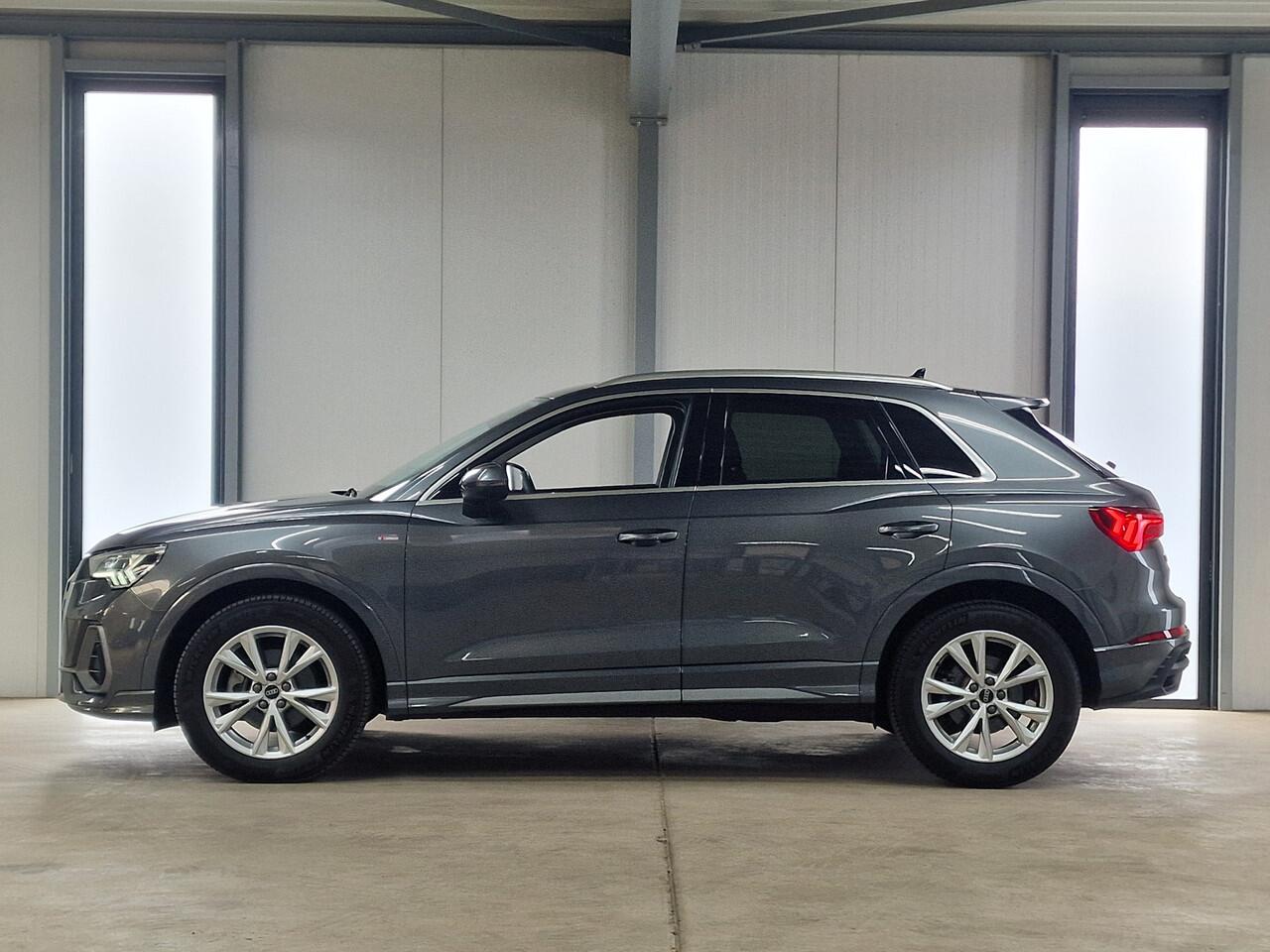 Audi Q3 35 TFSI 150pk S-Tronic S-Line | Camera | Leder/alcantara, Cruise control
