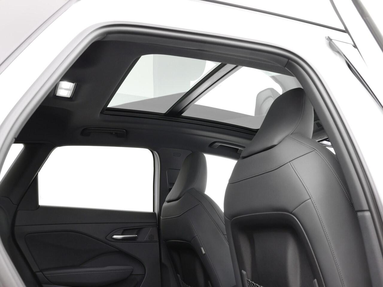 Audi Q3 1.5 e-hybrid S edition 272 PK · Panorama-glasdak · Techniekpakket plus · Optiekpakket zwart-glanzend