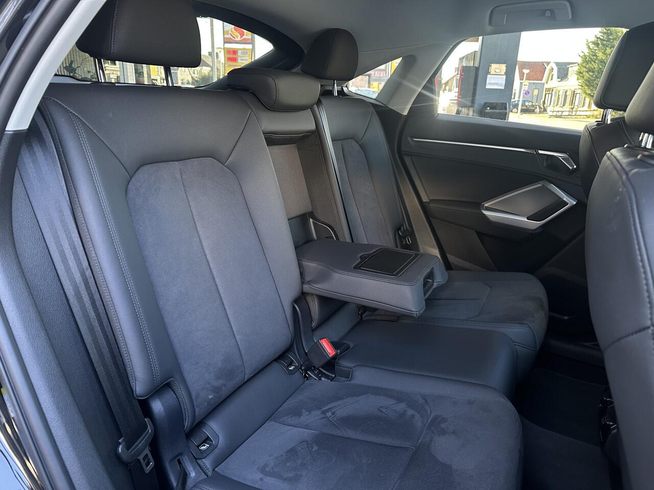 Audi Q3 Sportback 35 TFSI S-Line Edition Stoelverwarming/Camera/Navi/Apple Carplay/Android.