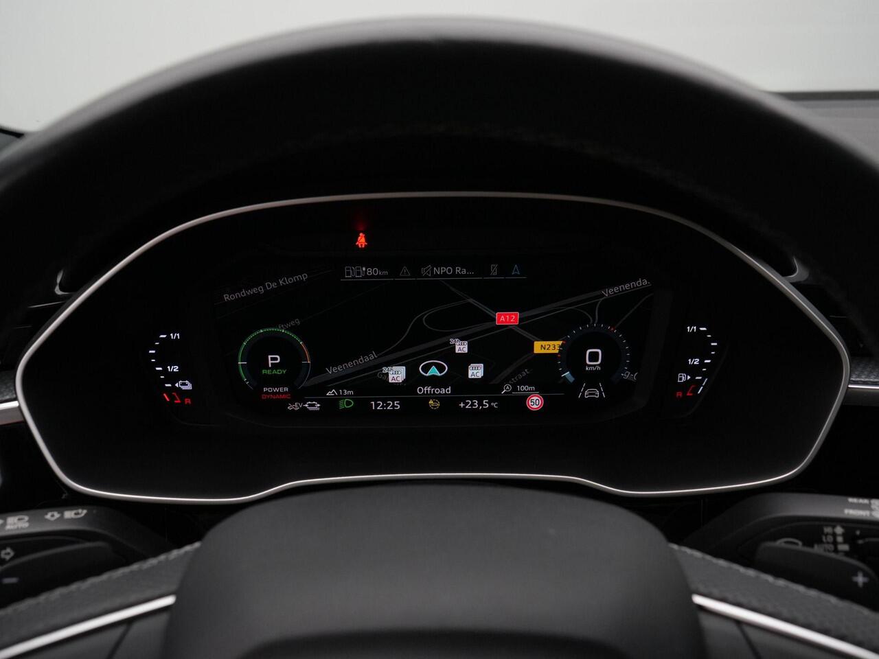 Audi Q3 Sportback 45 TFSI e 245 pk S-tronic S Edition / S-Line | Panoramadak | Elektr. verstelbare voorstoelen | Achteruitrijcamera | Navigatie | Stoelverwarming