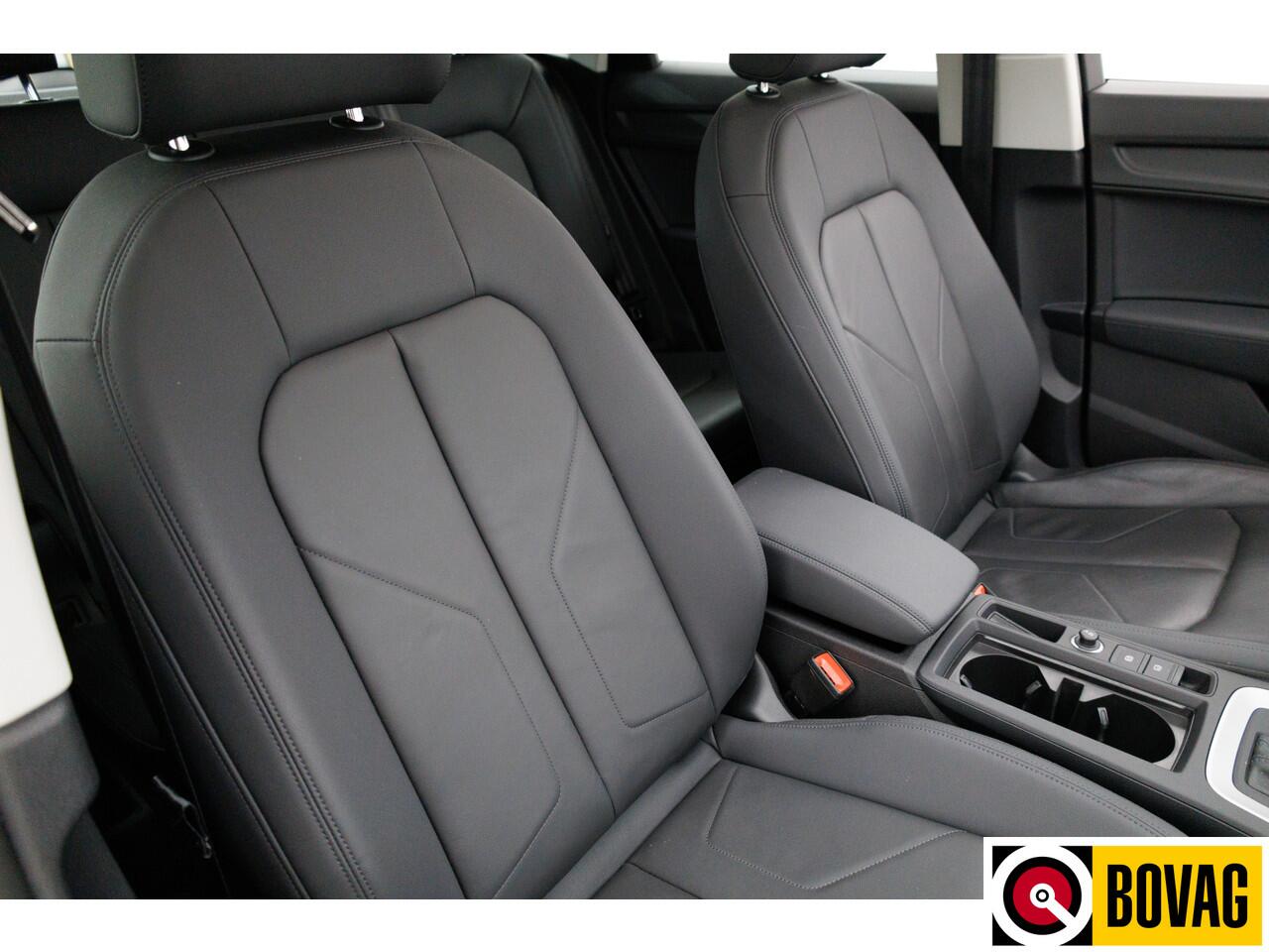 Audi Q3 Sportback 35 TFSI Business Edition 150 PK | Panoramadak | Leer | 360 camera | El. achterklep Stoelverwarming, Navigatie, App-connect, Lane assist, Cruise, Led verlichting, Regensensor