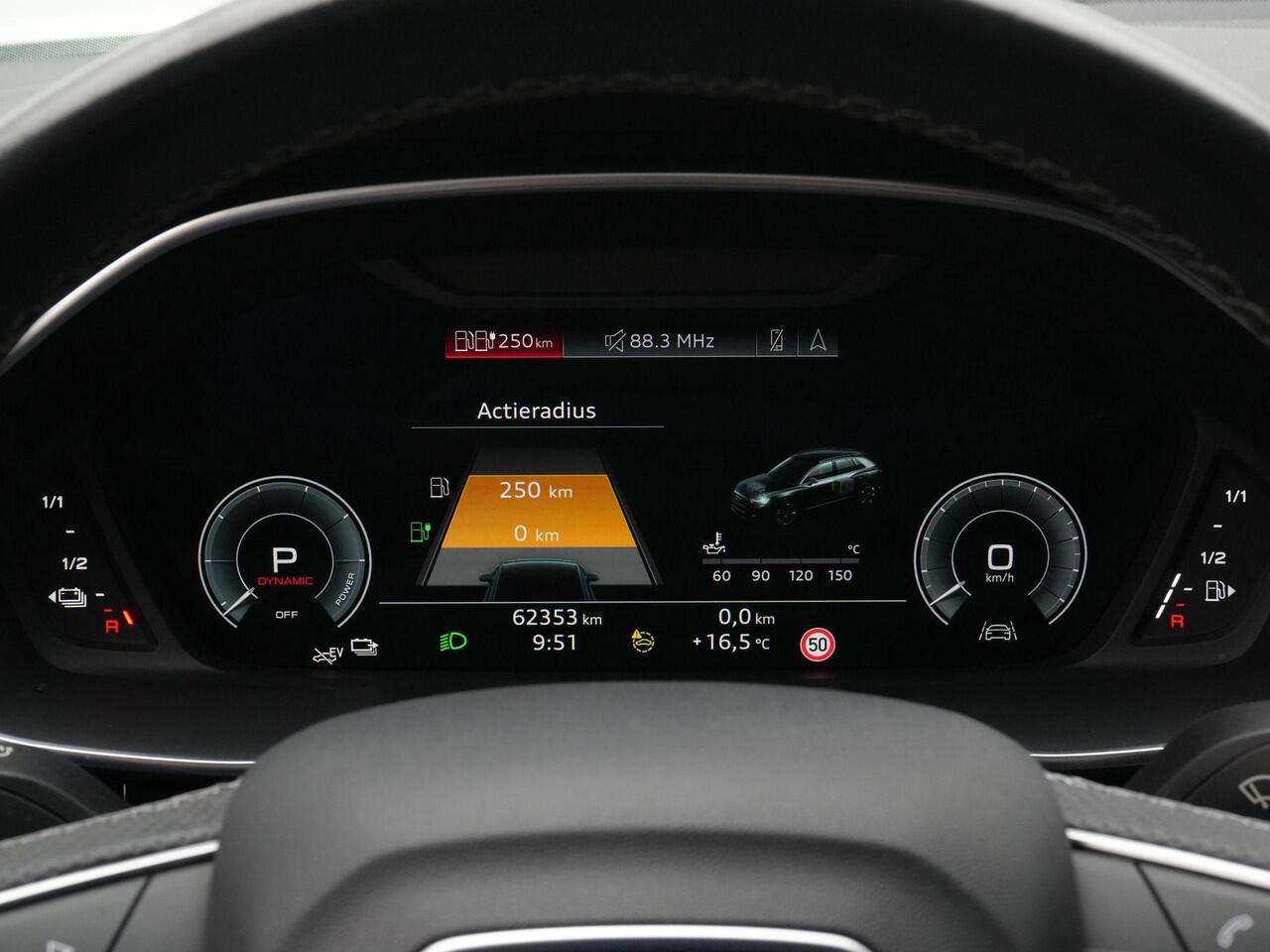 Audi Q3 45 TFSI e 245 pk S-tronic S edition | LED koplampen | Stoelverwarming | Sportstoelen | Parkeersensoren voor/achter | 20 inch