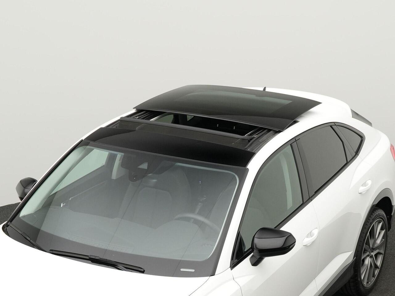 Audi Q3 Sportback 45 TFSI e 245 pk S-tronic | Panoramadak | Matrix LED | Stoelverwarming | Sonos