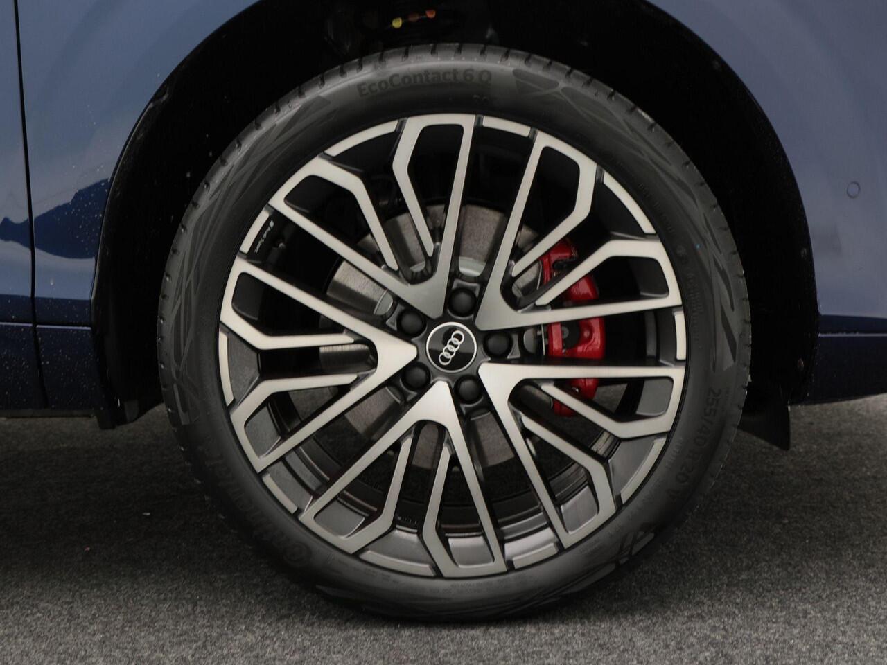 Audi Q3 1.5 200kW e-hybrid S edition | 20 inch velgen | Zwart optiek | Tech Pro | Park Assist | Trekhaak |