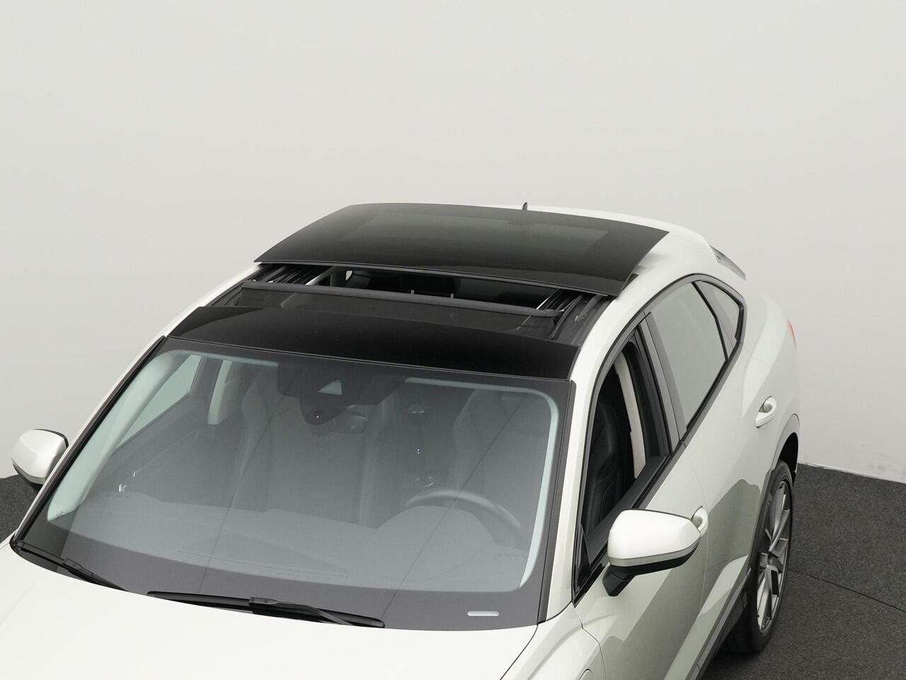 Audi Q3 Sportback 45 TFSI e 245 pk S-tronic Advanced Edition / S-Line | Panoramadak | Achteruitrijcamera | Stoelverwarming | Navigatie