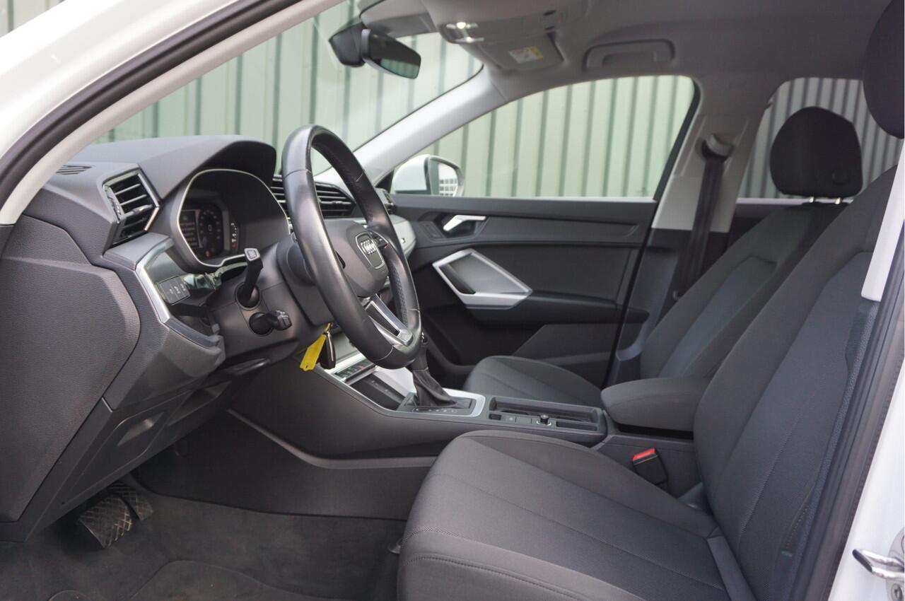 Audi Q3 45 TFSIe Plug-in Hybrid Business + Adapt. Cruise/ Navi/ Carplay/ LED/ PDC/ Garantie!